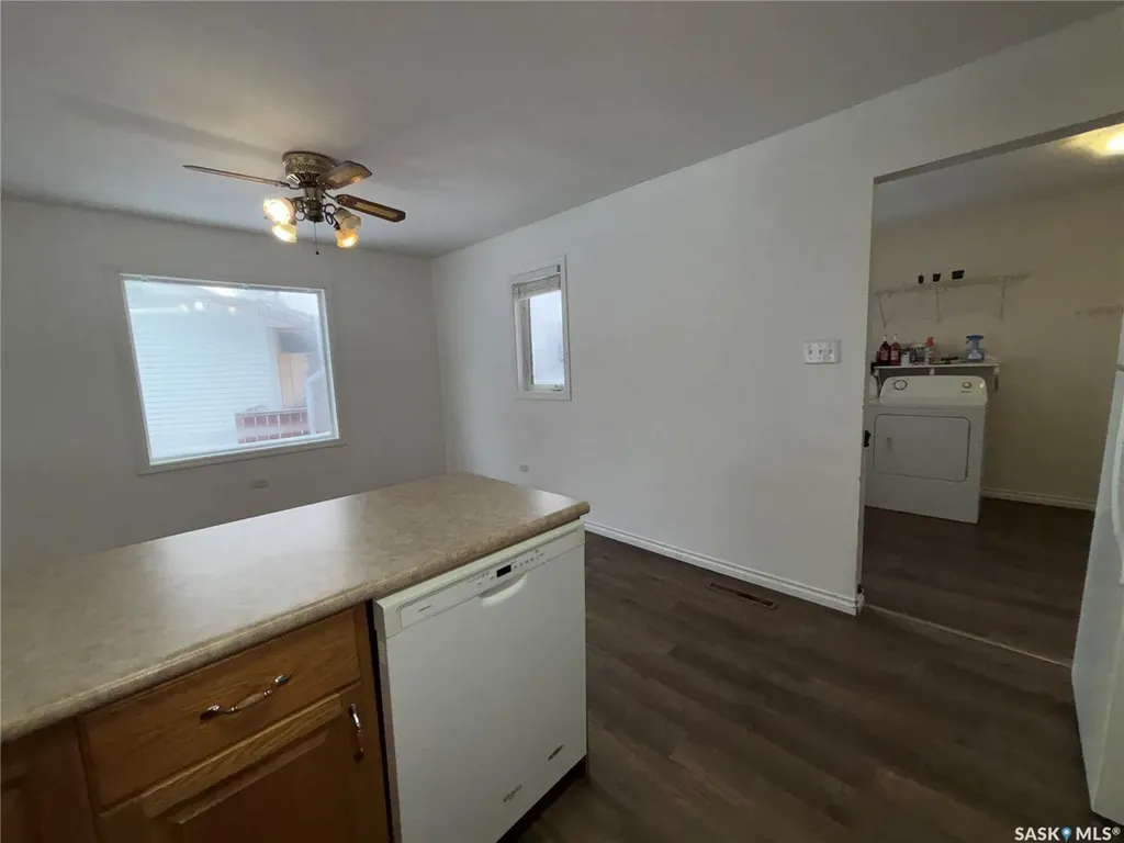 11 6th Street Crescent W Kindersley SK S0L 1S0