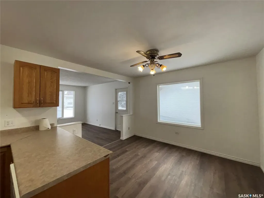 11 6th Street Crescent W Kindersley SK S0L 1S0