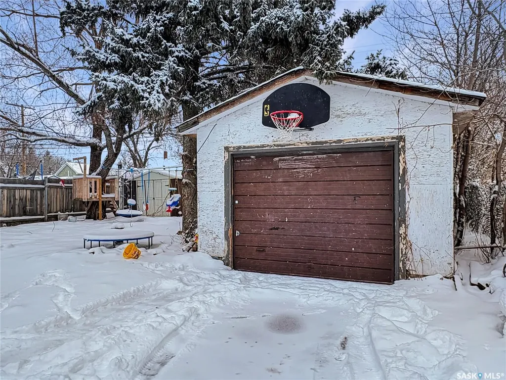 1062 104th Street North Battleford SK S9A 1N4