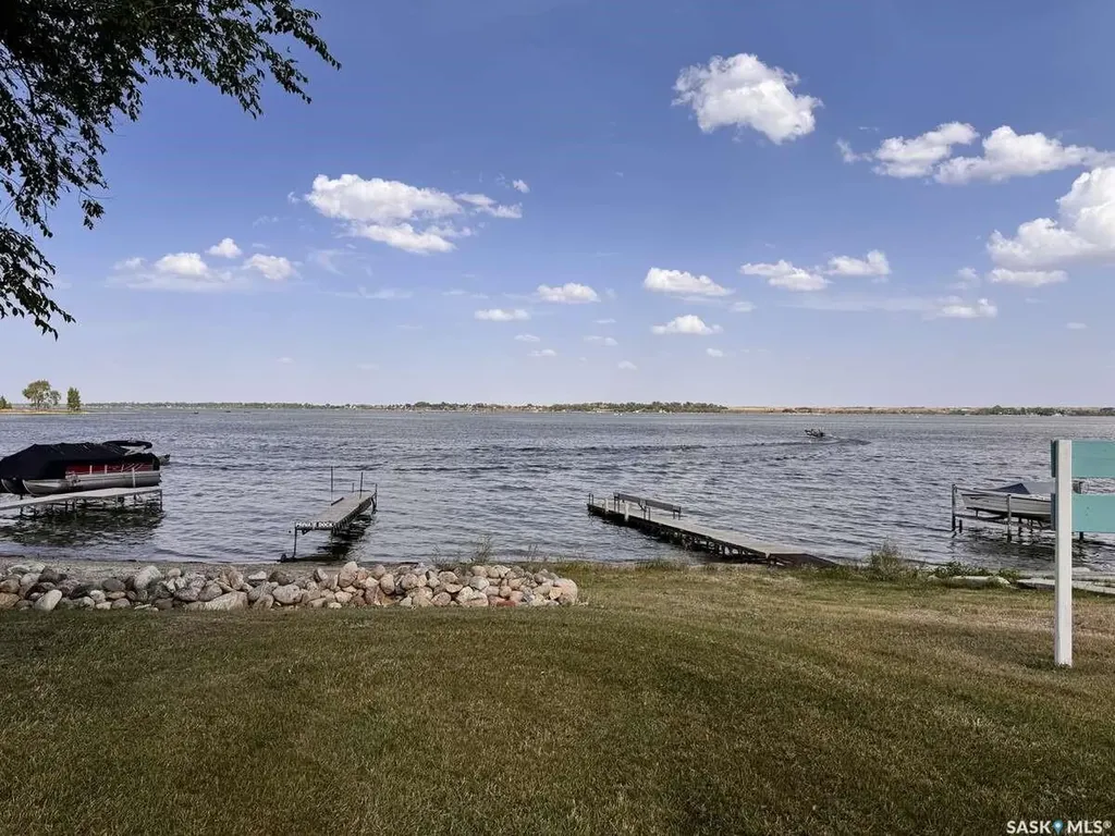 100B Lakeshore Drive Wee Too Beach SK S0G 1C0