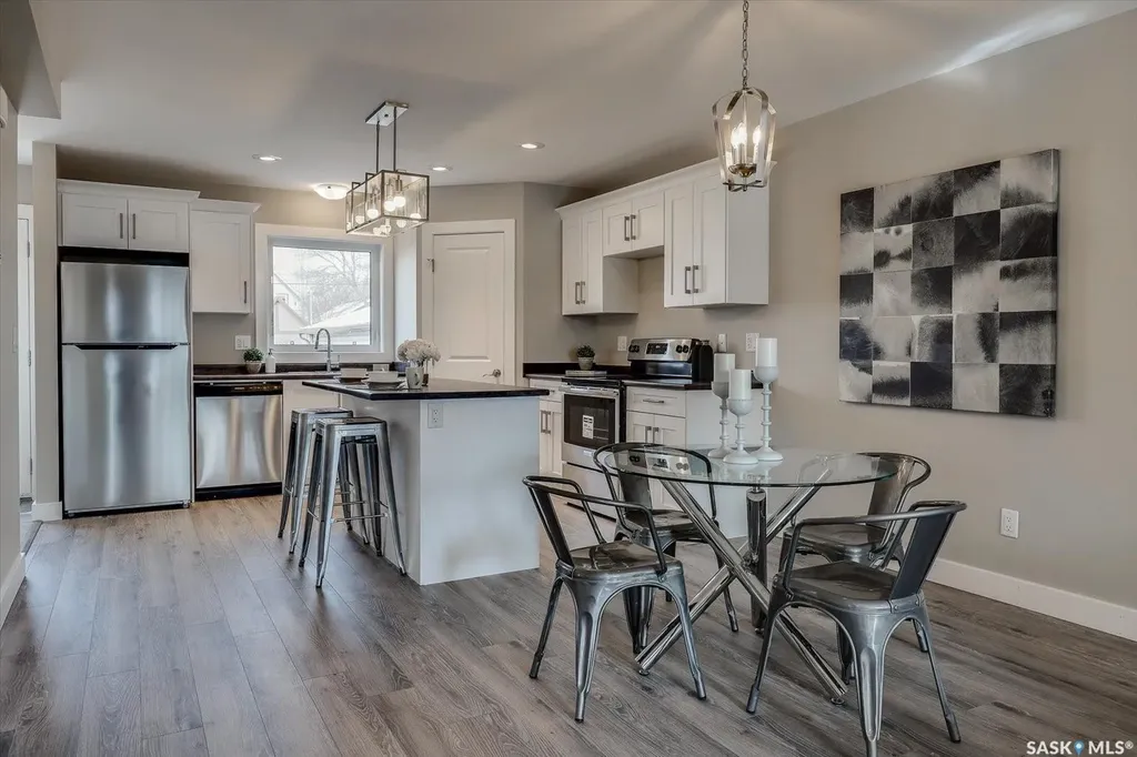 133 E Avenue S Saskatoon SK S7M 1R7