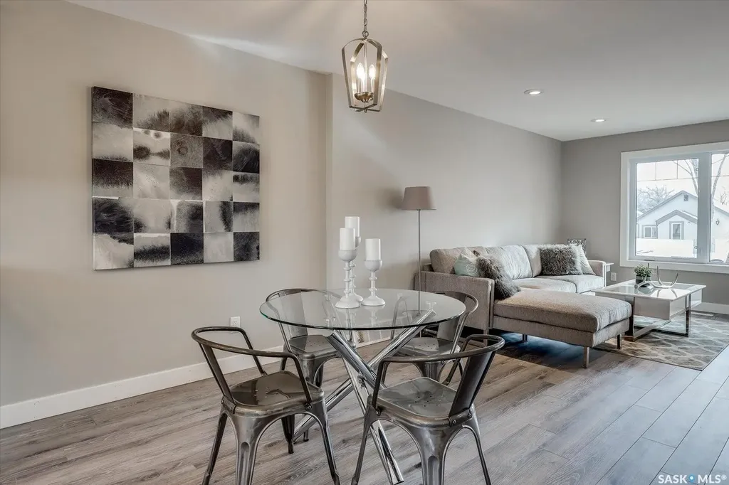 133 E Avenue S Saskatoon SK S7M 1R7