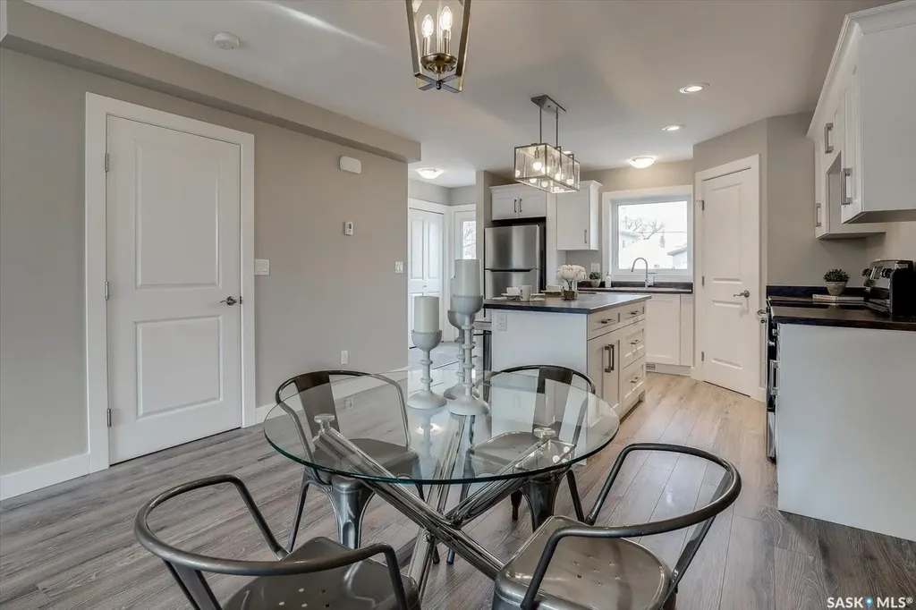 133 E Avenue S Saskatoon SK S7M 1R7