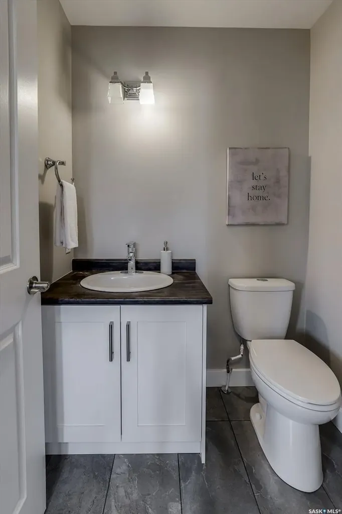 133 E Avenue S Saskatoon SK S7M 1R7