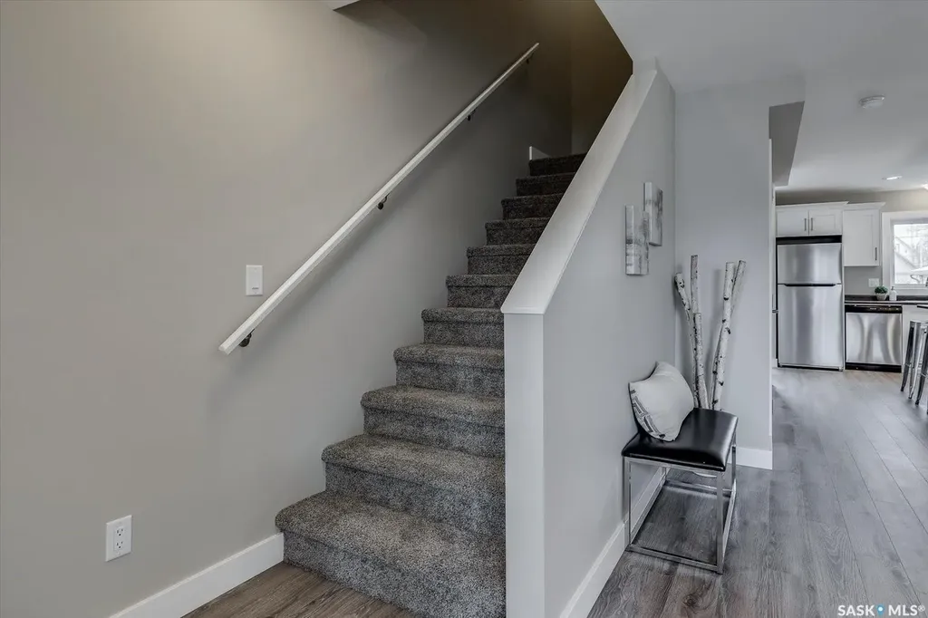 133 E Avenue S Saskatoon SK S7M 1R7