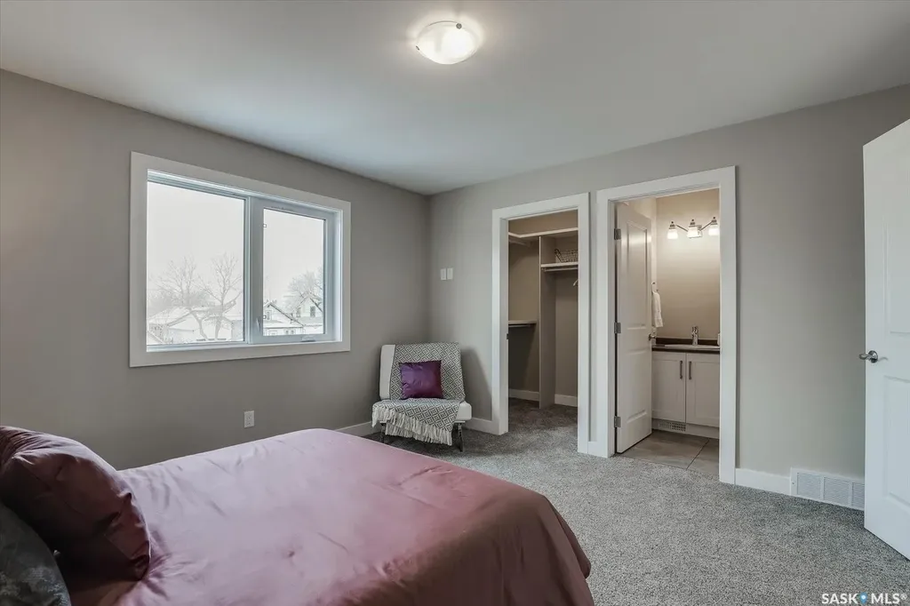 133 E Avenue S Saskatoon SK S7M 1R7