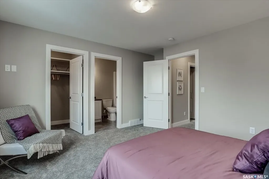 133 E Avenue S Saskatoon SK S7M 1R7