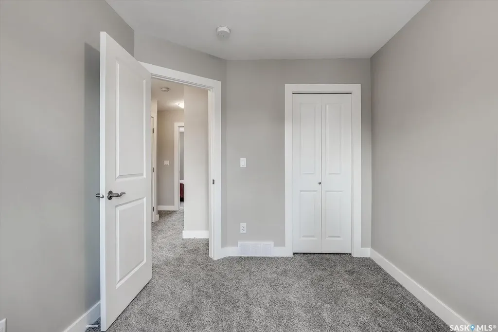 133 E Avenue S Saskatoon SK S7M 1R7