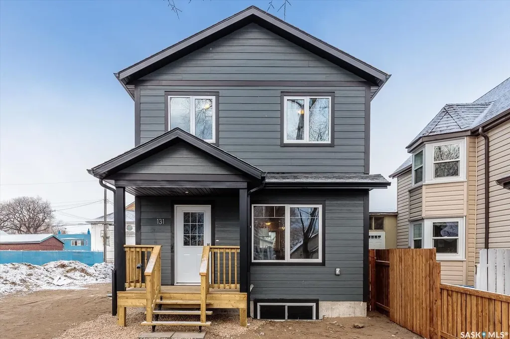 133 E Avenue S Saskatoon SK S7M 1R7