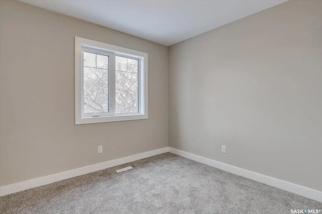 133 E Avenue S Saskatoon SK S7M 1R7
