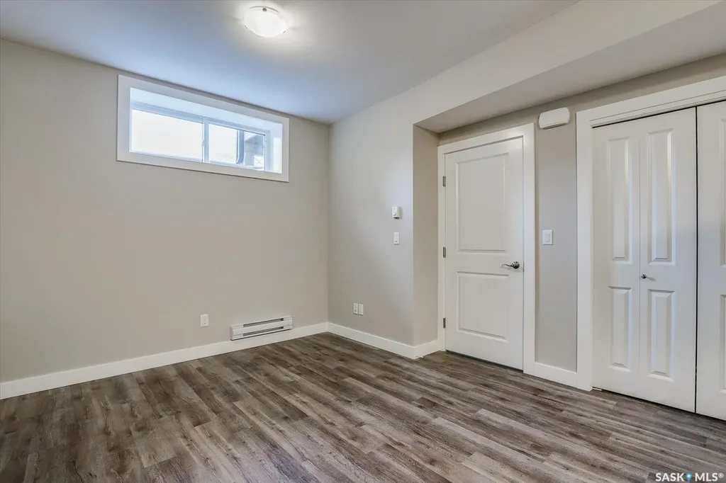 133 E Avenue S Saskatoon SK S7M 1R7