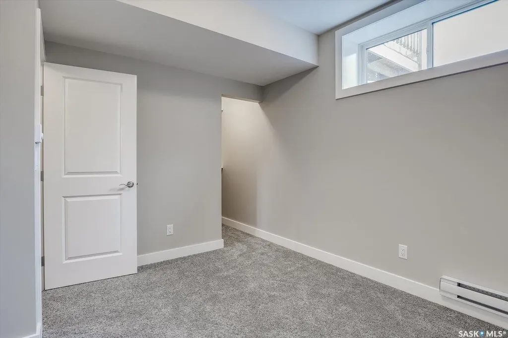 133 E Avenue S Saskatoon SK S7M 1R7