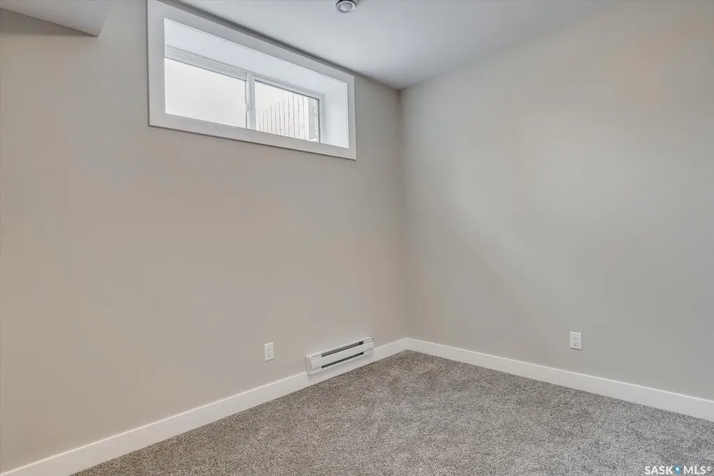 133 E Avenue S Saskatoon SK S7M 1R7