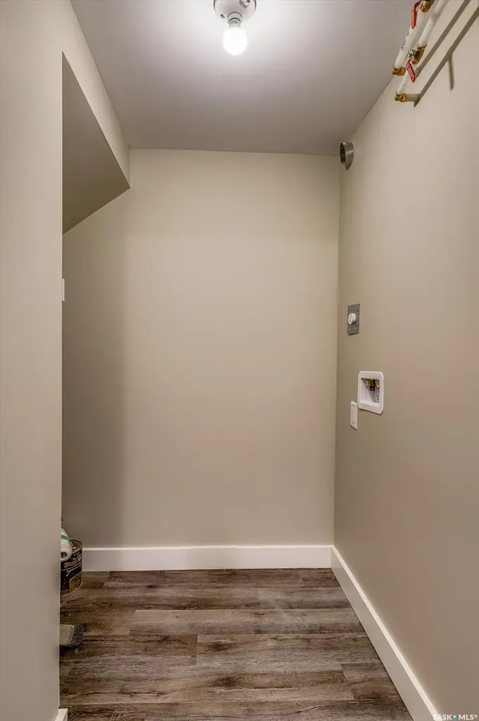 133 E Avenue S Saskatoon SK S7M 1R7