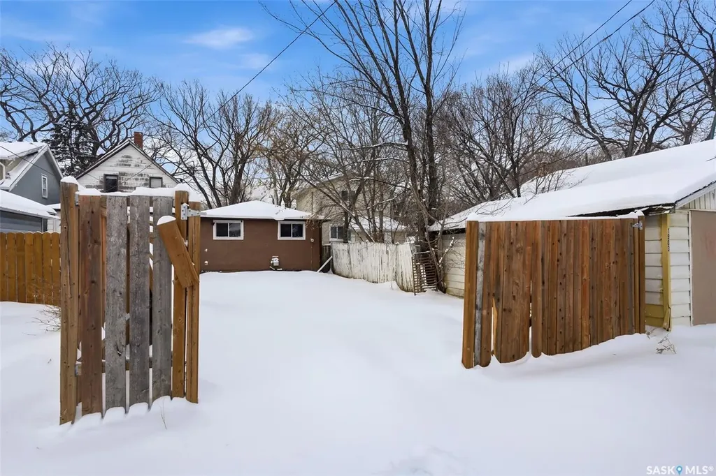 1909 Montreal Street Regina SK S4P 1L4