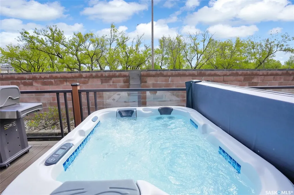 1590 4th Avenue NW Moose Jaw SK S6J 0A5