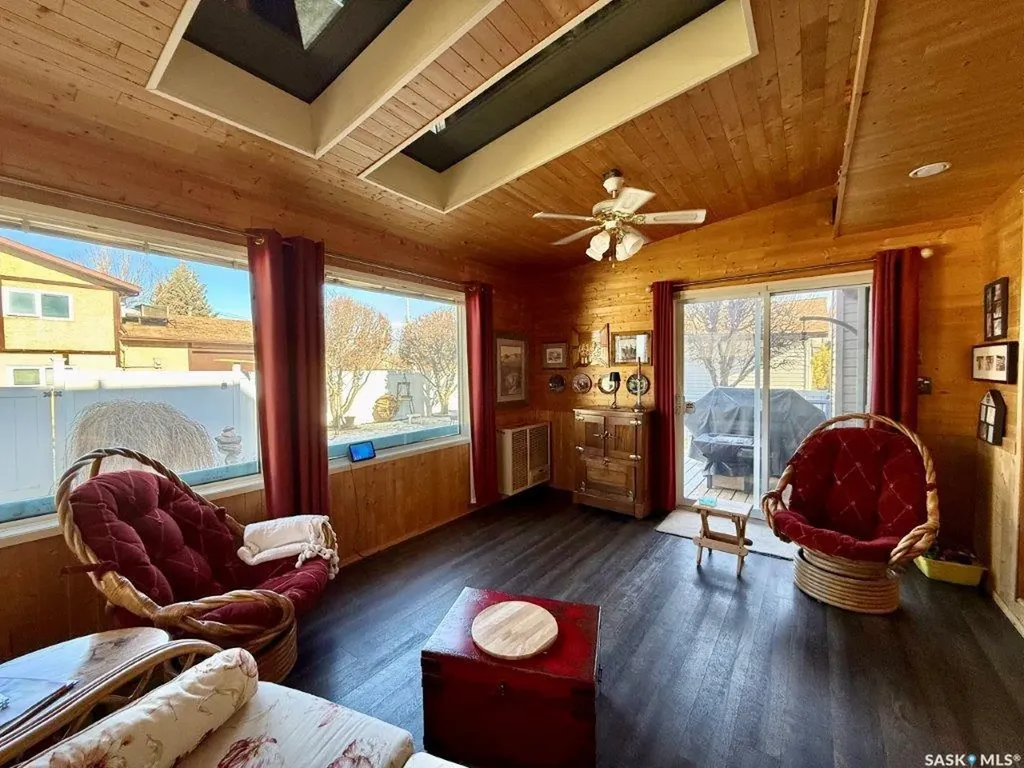 626 4th Avenue W Kindersley SK S0L 1S0