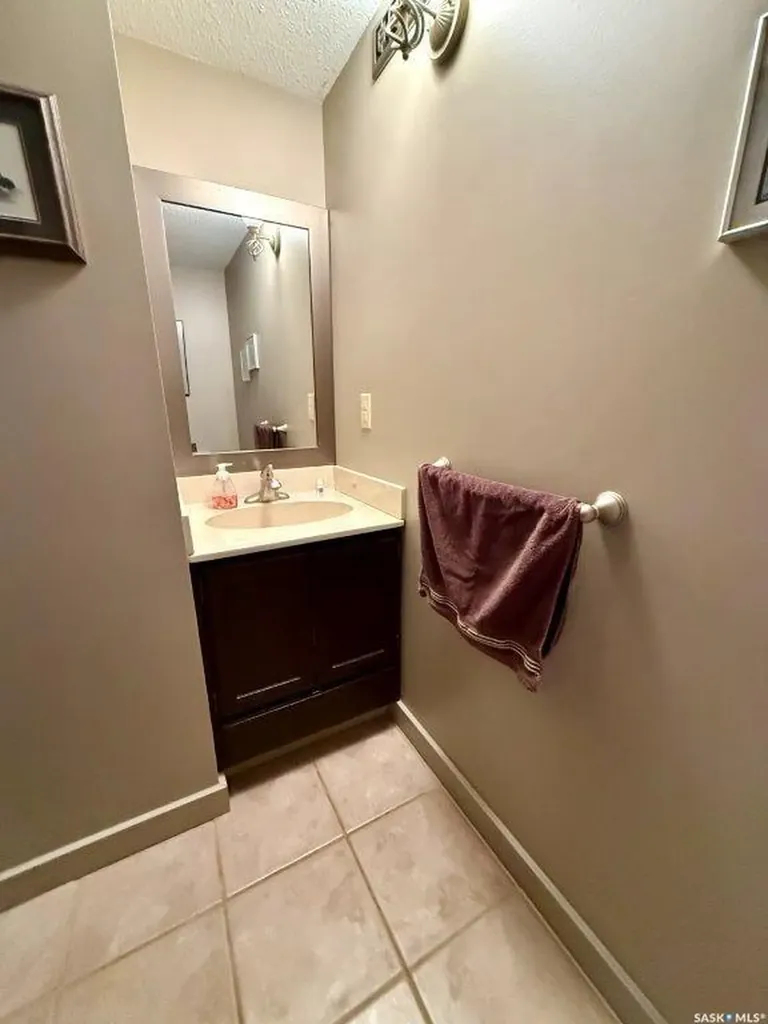 626 4th Avenue W Kindersley SK S0L 1S0