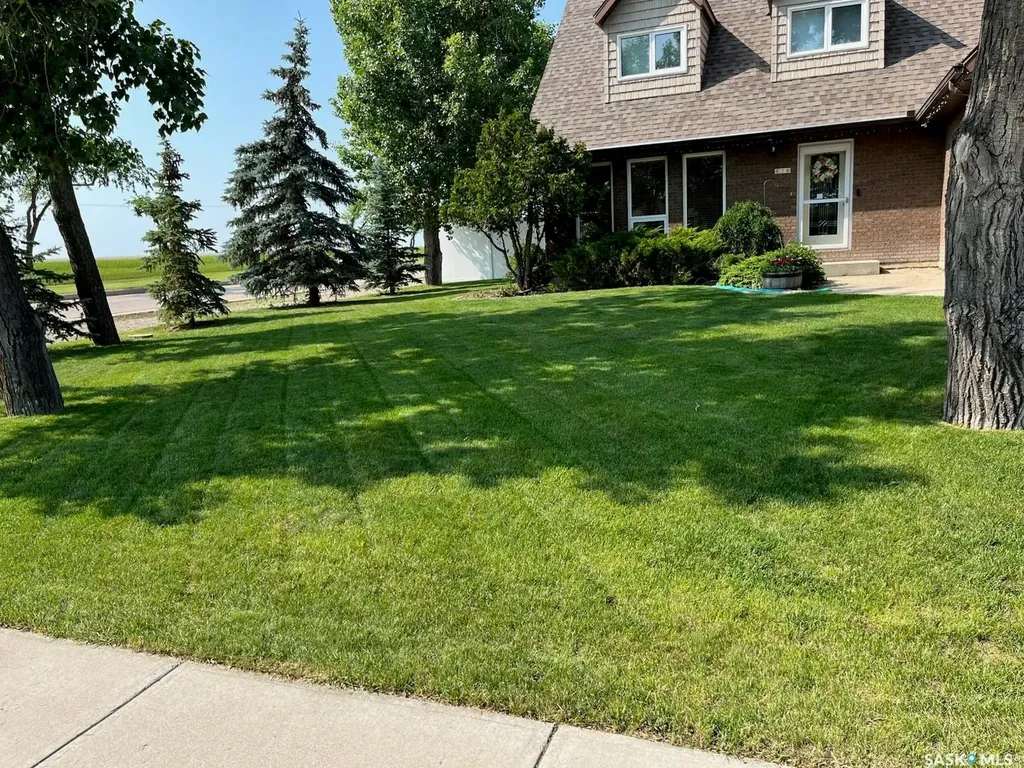 626 4th Avenue W Kindersley SK S0L 1S0