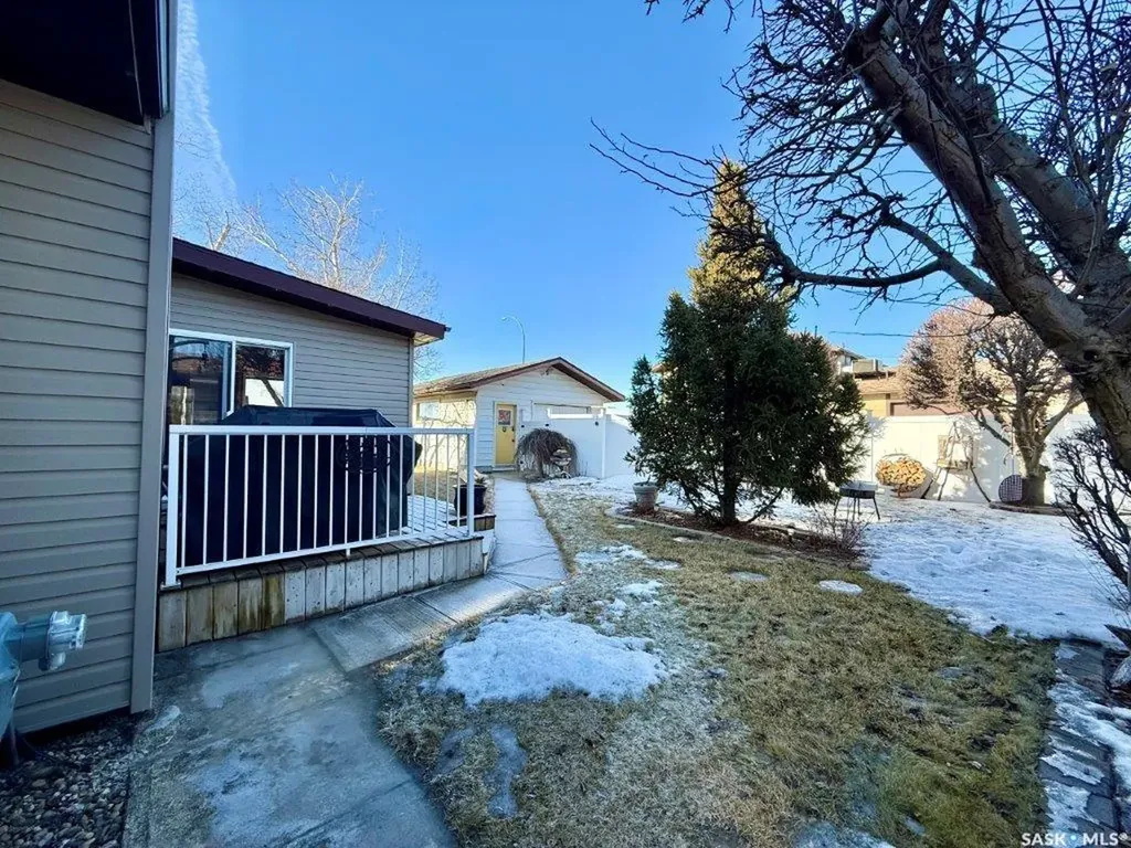 626 4th Avenue W Kindersley SK S0L 1S0