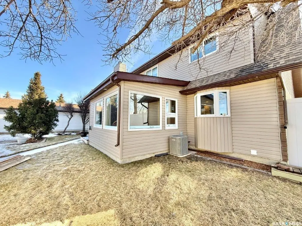 626 4th Avenue W Kindersley SK S0L 1S0