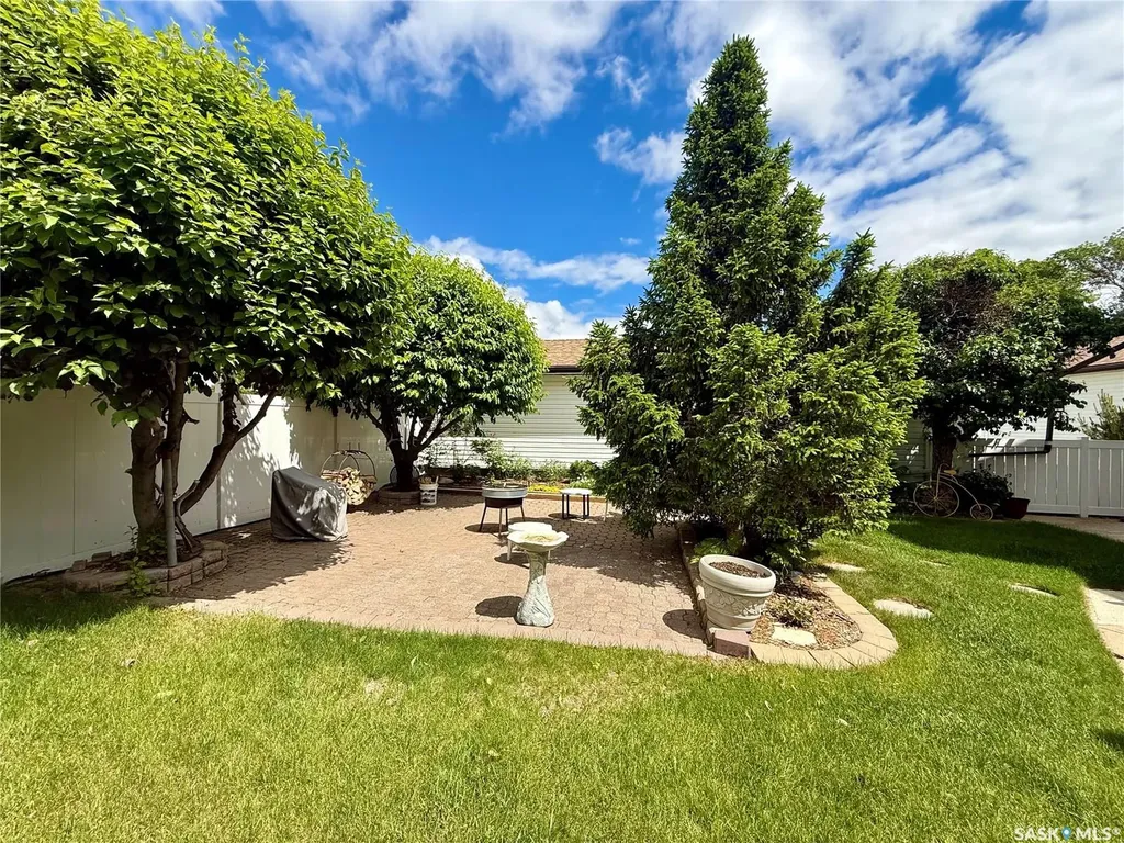 626 4th Avenue W Kindersley SK S0L 1S0