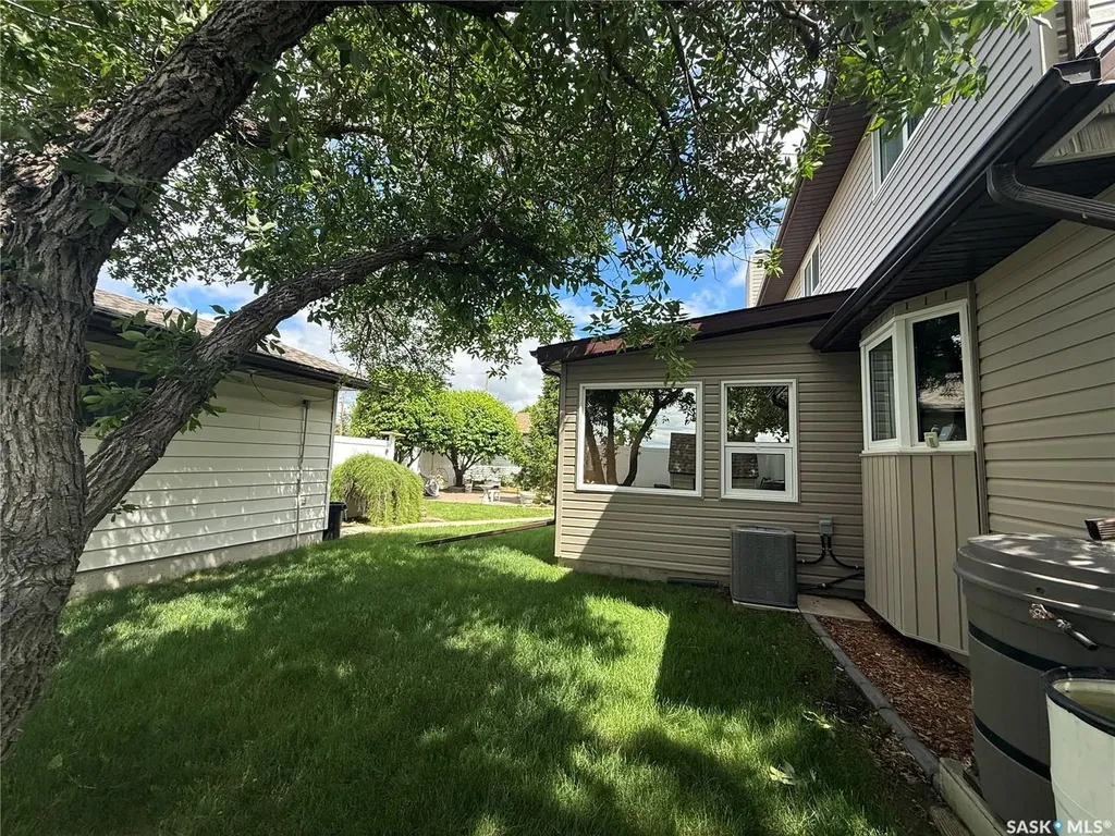 626 4th Avenue W Kindersley SK S0L 1S0