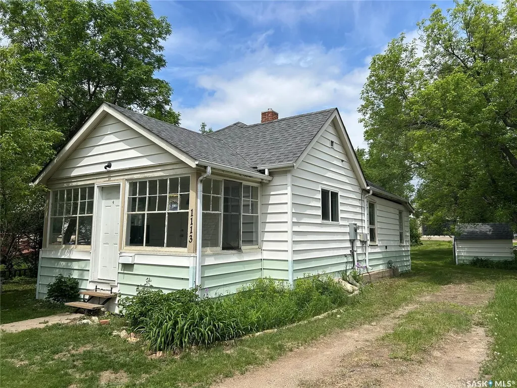 1113 Valley Street Estevan SK S4A 0E3