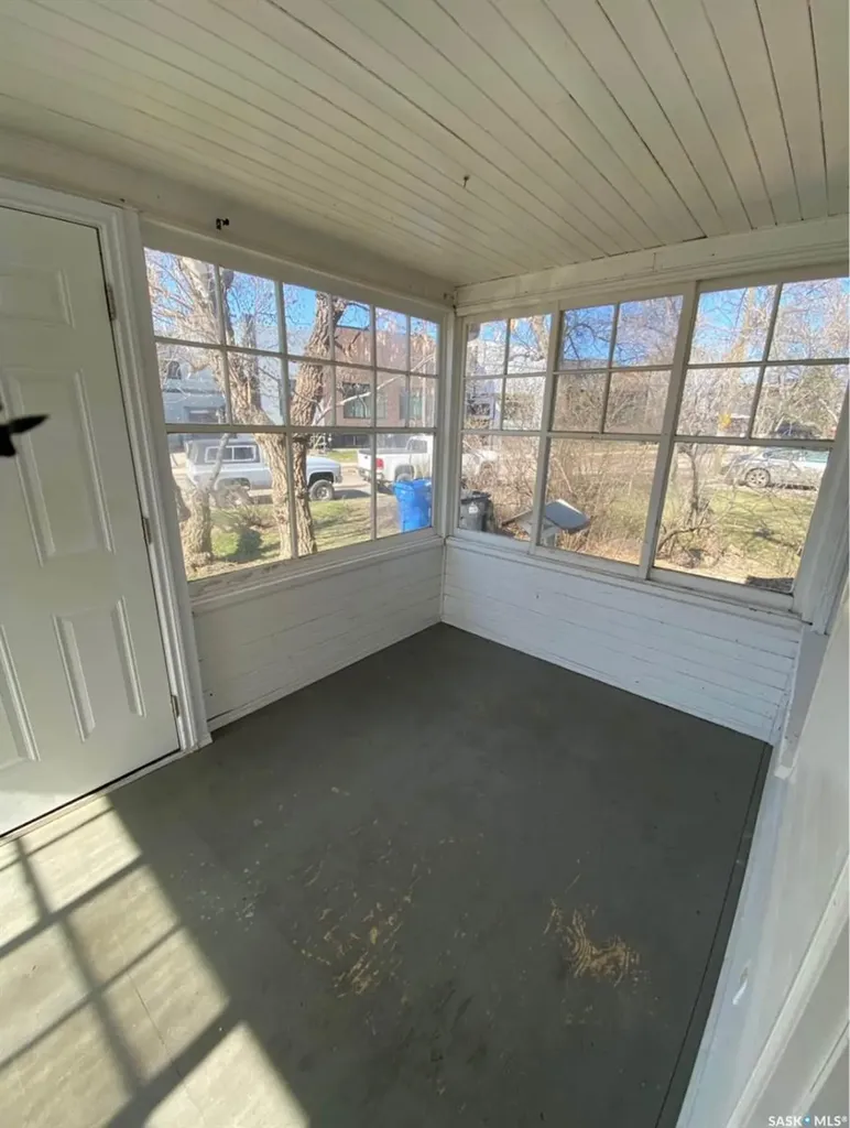 1113 Valley Street Estevan SK S4A 0E3