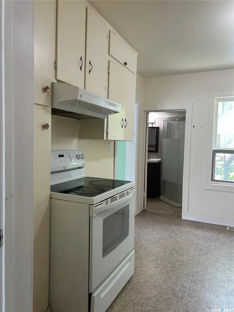 1113 Valley Street Estevan SK S4A 0E3