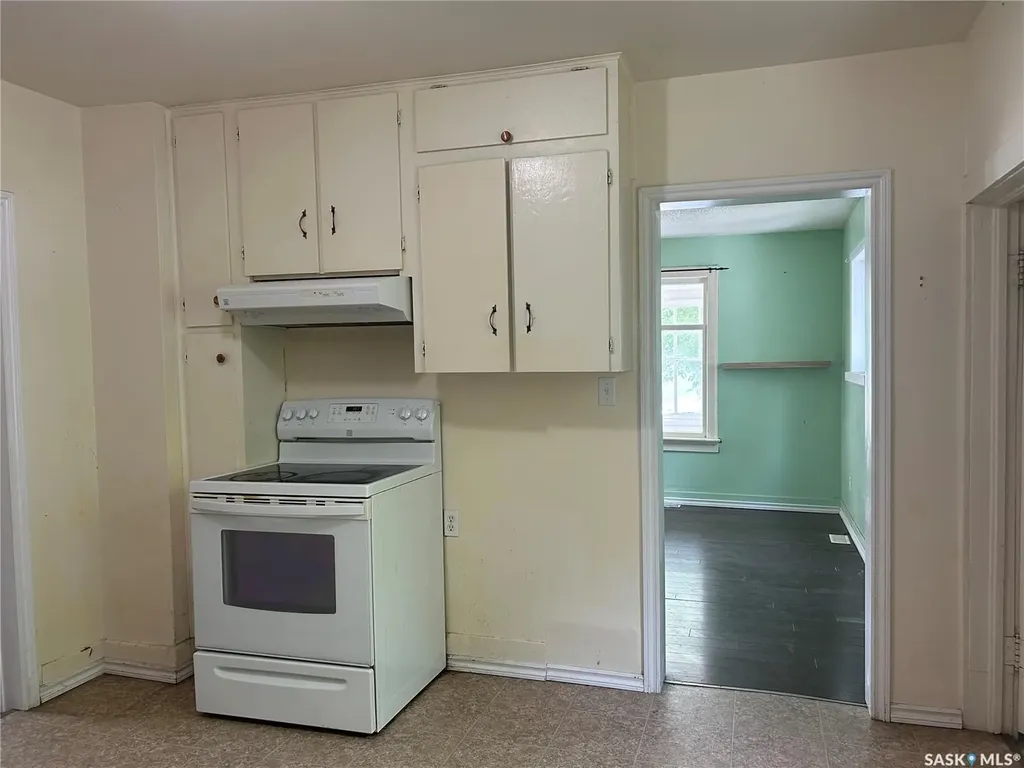 1113 Valley Street Estevan SK S4A 0E3