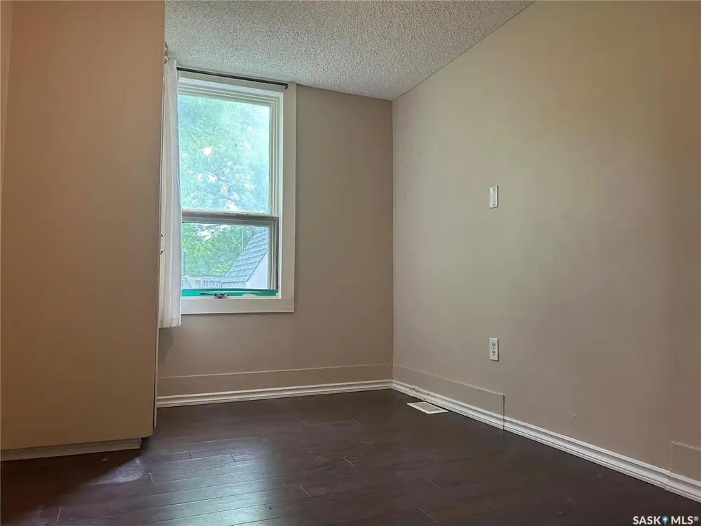 1113 Valley Street Estevan SK S4A 0E3