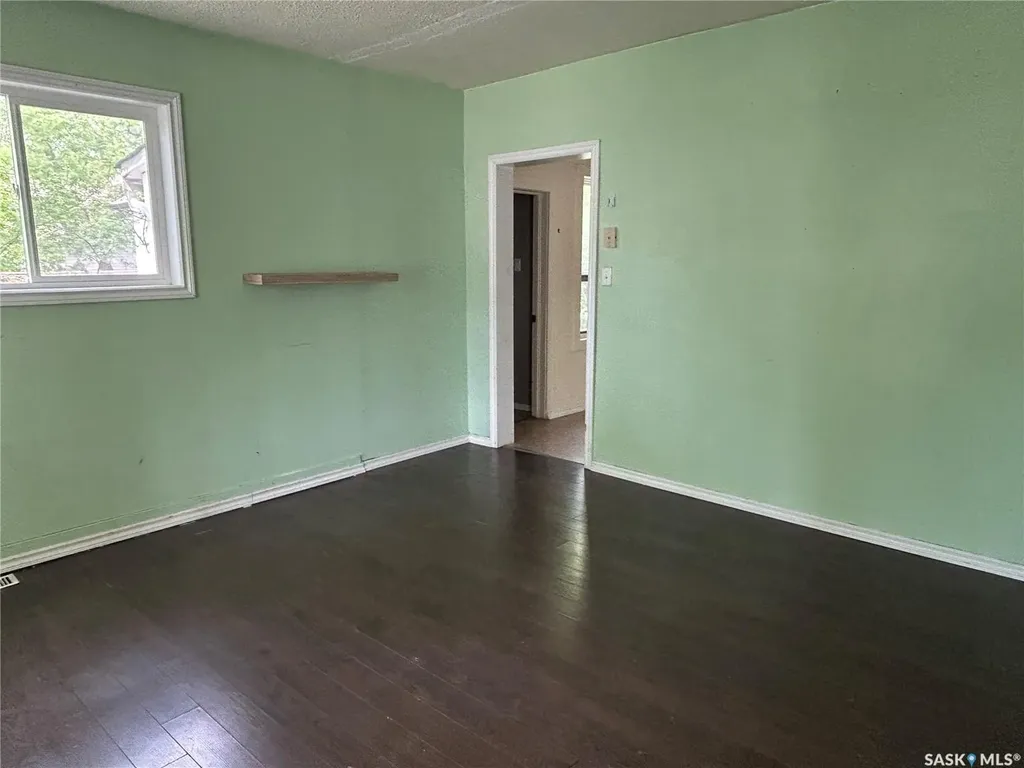 1113 Valley Street Estevan SK S4A 0E3