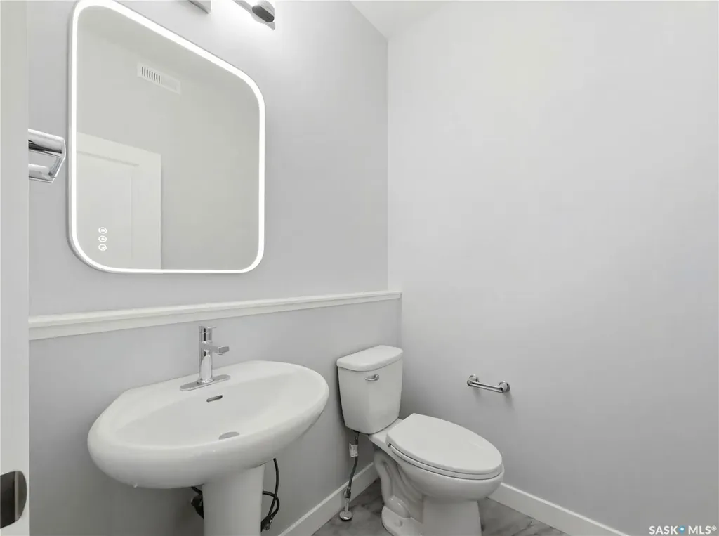 857 Elliott Street Regina SK S4N 3E3