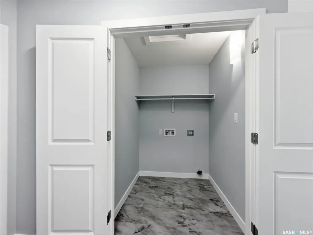 857 Elliott Street Regina SK S4N 3E3