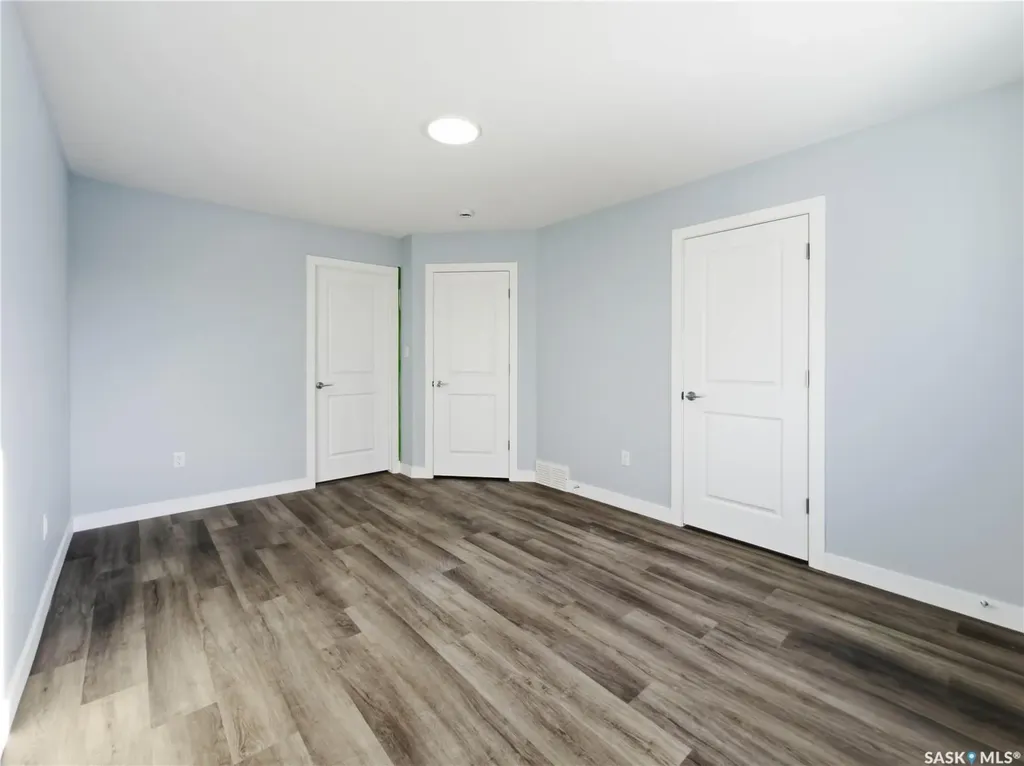 857 Elliott Street Regina SK S4N 3E3