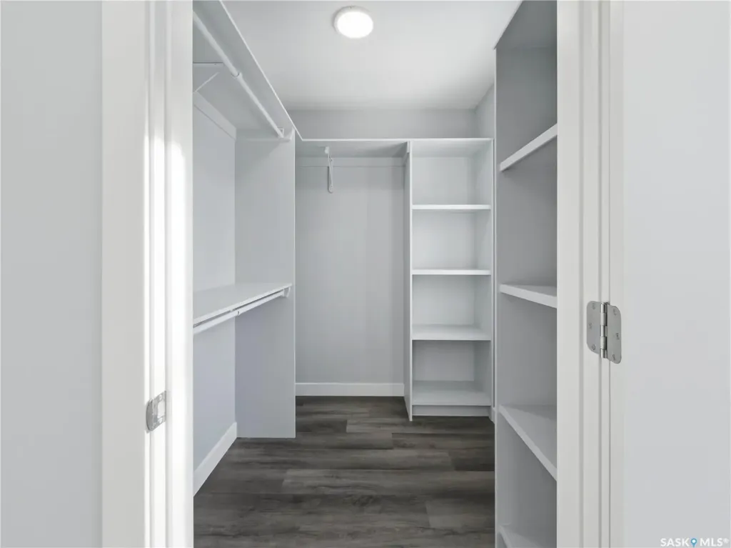857 Elliott Street Regina SK S4N 3E3