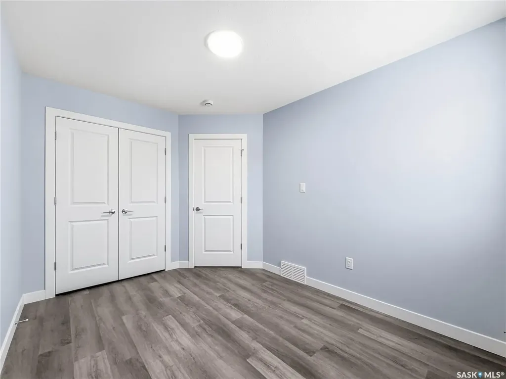 857 Elliott Street Regina SK S4N 3E3