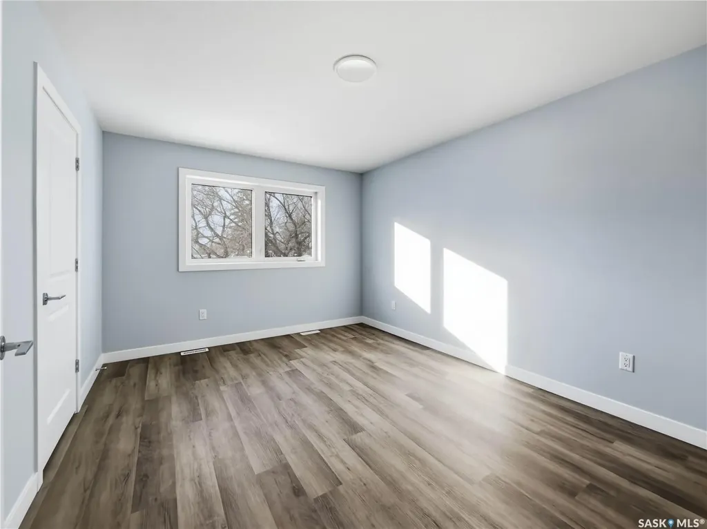 857 Elliott Street Regina SK S4N 3E3