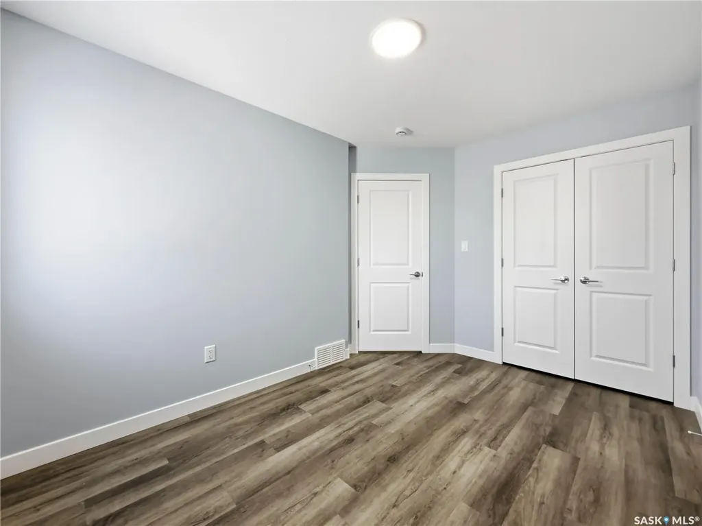 857 Elliott Street Regina SK S4N 3E3