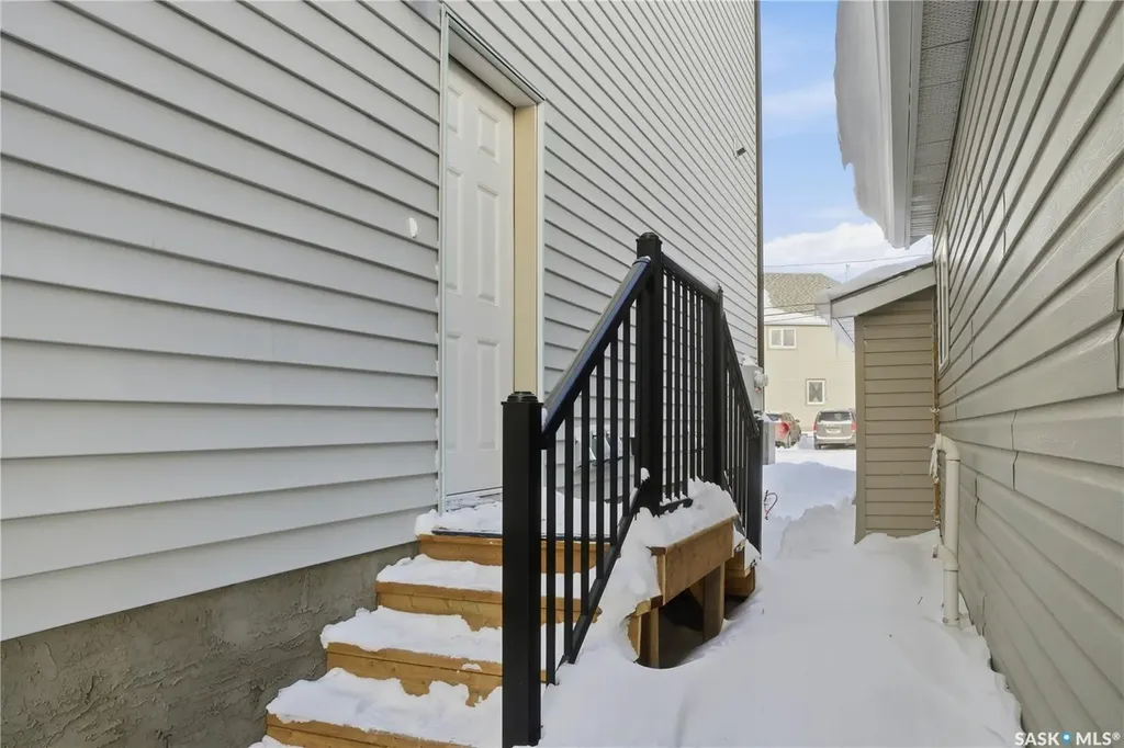 857 Elliott Street Regina SK S4N 3E3