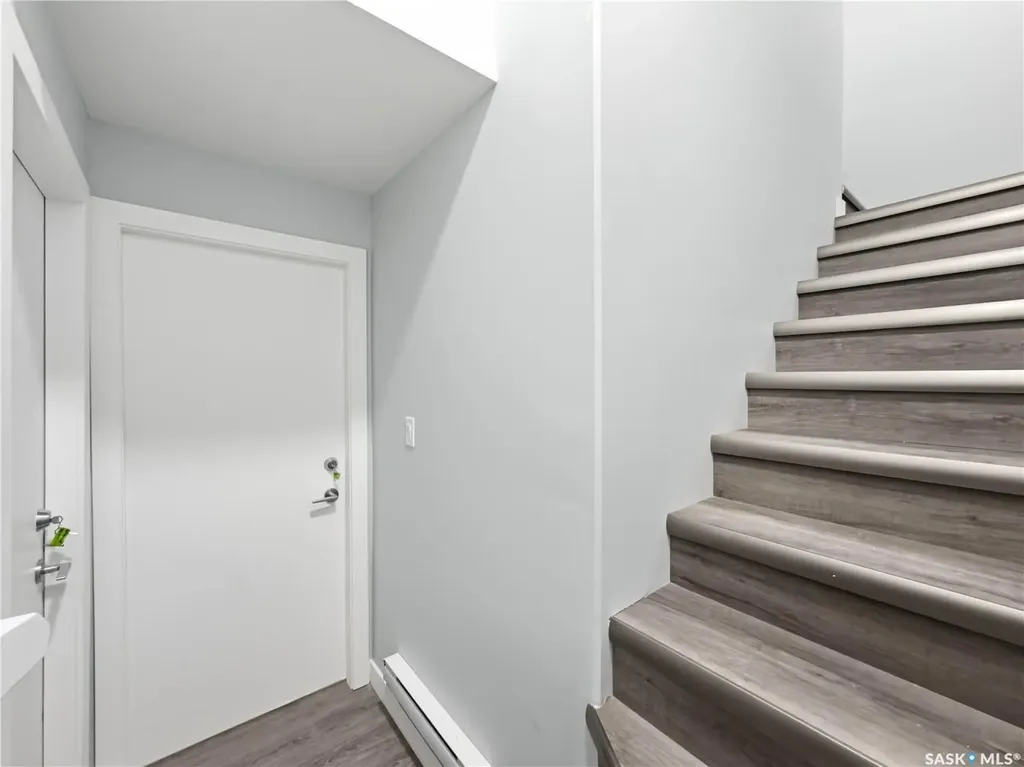 857 Elliott Street Regina SK S4N 3E3