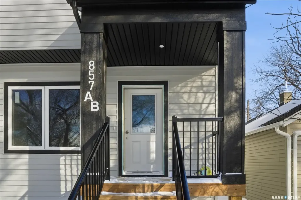 857 Elliott Street Regina SK S4N 3E3