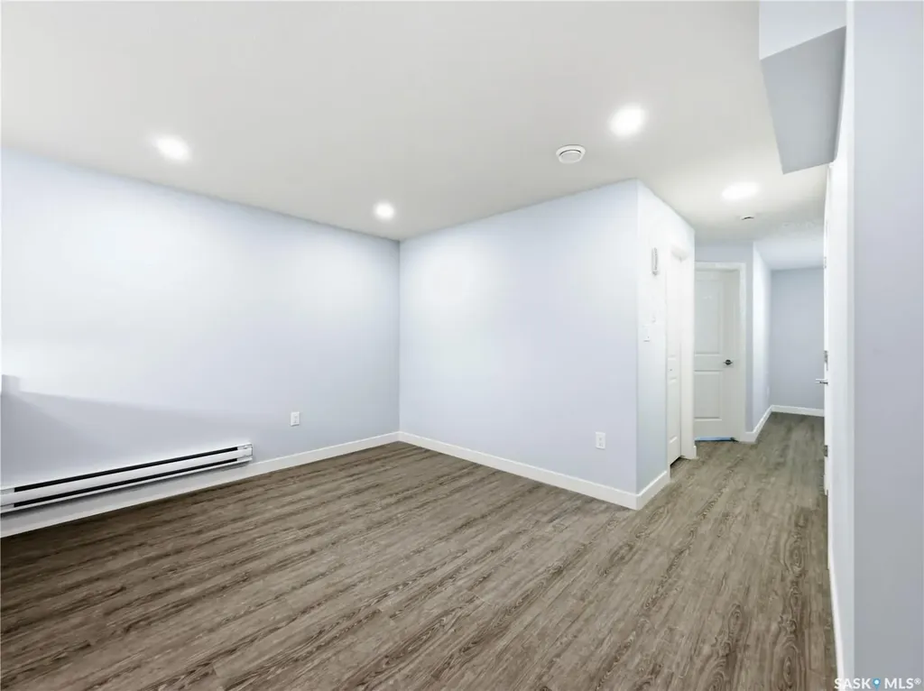 857 Elliott Street Regina SK S4N 3E3