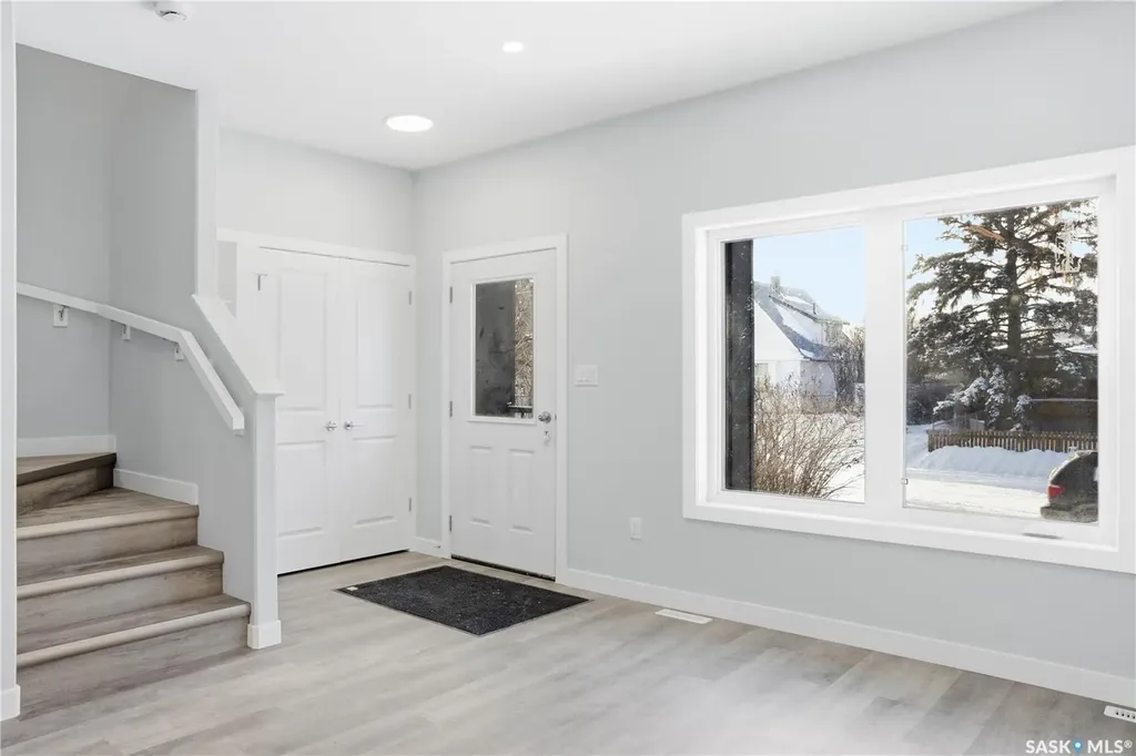 857 Elliott Street Regina SK S4N 3E3