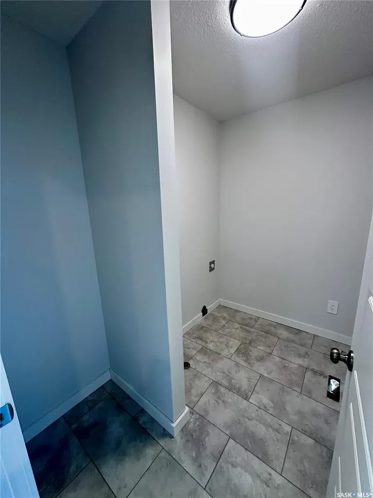 1123 Camden Gardens White City SK S4L 0G1