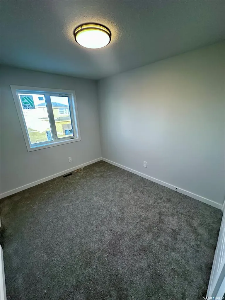 1123 Camden Gardens White City SK S4L 0G1