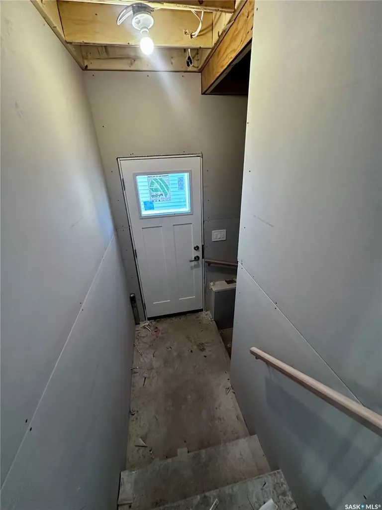1123 Camden Gardens White City SK S4L 0G1
