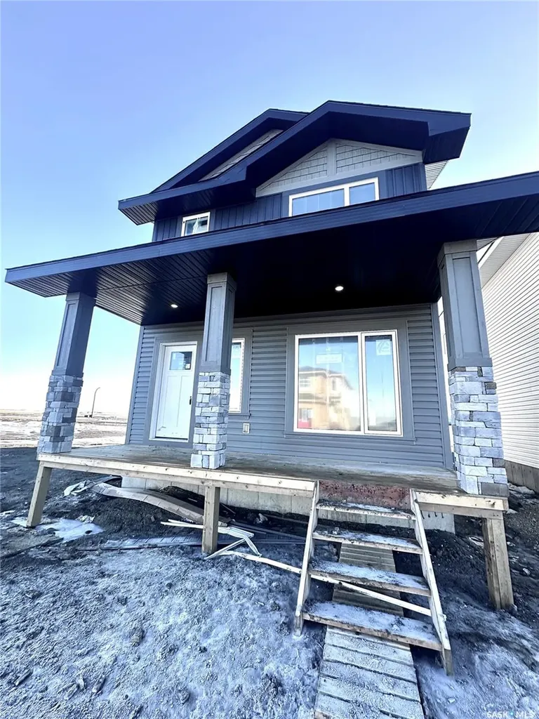 1121 Camden Gardens White City SK S4L 0G1
