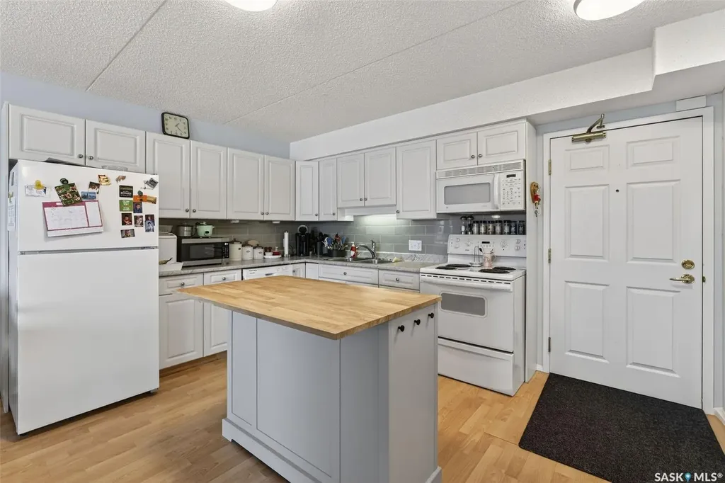 2501 1st Avenue W Prince Albert SK S6V 5A3